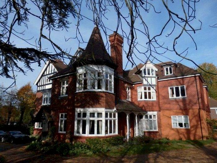 2 Bedroom Flat To Rent In Epsom, KT17