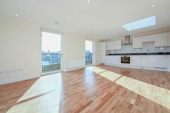 1 Bedroom Flat To Rent In Rye Lane, London, SE15