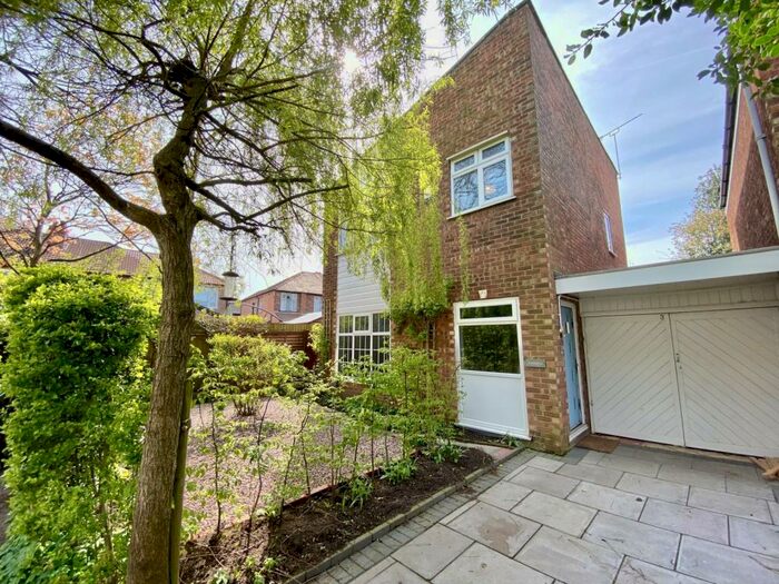 3 Bedroom Link Detached House To Rent In Stow Gardens, Malvern Grove, West Didsbury, Manchester, M20