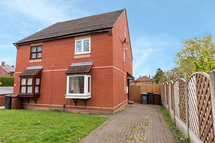 3 Bedroom Semi Detached House For Sale In Lea Farm Road, Kirkstall, Leeds, LS5