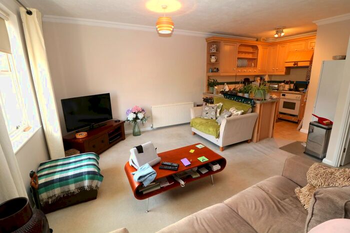 2 Bedroom Flat To Rent In Spook Hill, North Holmwood, Dorking, RH5