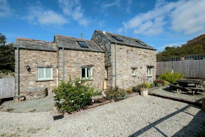 2 Bedroom Property To Rent In Victoria Road, Camelford, PL32