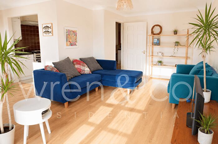 2 Bedroom Flat To Rent In Grand Union Close, W9