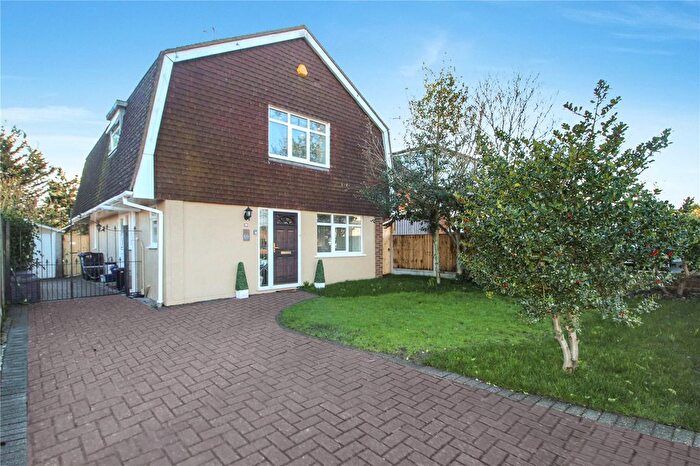 4 Bedroom Detached House For Sale In Pinewood Avenue, Leigh-On-Sea, Essex, SS9