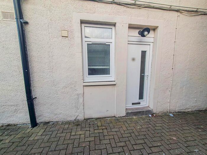2 Bedroom Flat To Rent In Union Place, Leven, KY8