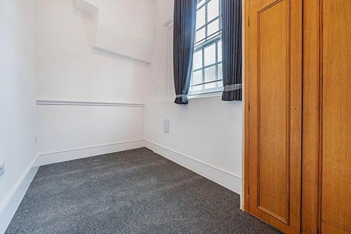 2 Bedroom Flat To Rent In Kings Street, Maidstone, ME14