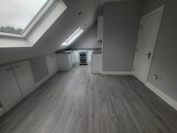 1 Bedroom Flat To Rent In Greenford Road, Greenford, Greater London, UB6