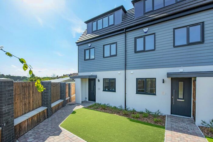 4 Bedroom Town House To Rent In Harrys Court, Wick Road, Brislington, BS4