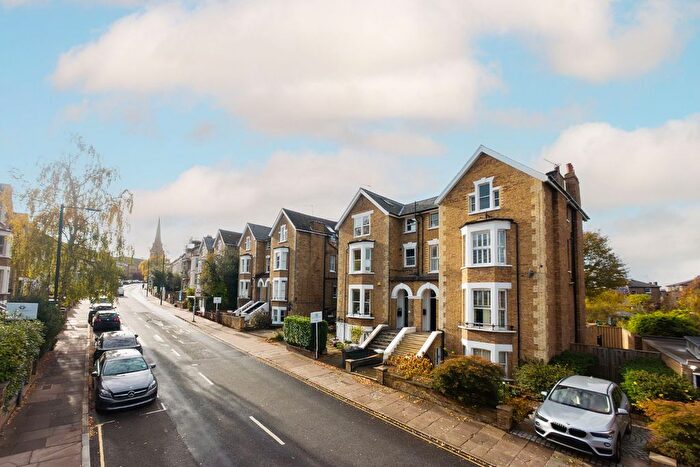 2 Bedroom Flat To Rent In Church Road, Richmond, Surrey, TW10
