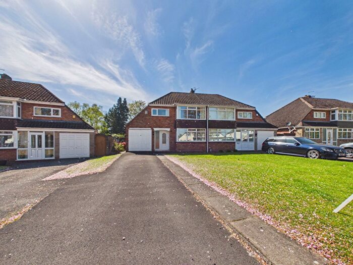 3 Bedroom Semi-Detached House For Sale In Edward Drive, Ashton-In-Makerfield, Wigan, WN4