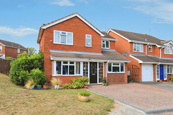 4 Bedroom Detached House For Sale In Wren Avenue, Perton, Wolverhampton, WV6