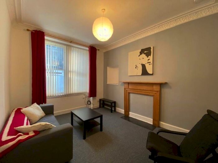 2 Bedroom Flat To Rent In Henderson Street, Leith, Edinburgh, EH6