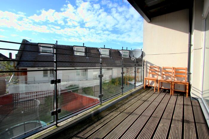 2 Bedroom Flat To Rent In Village Court, A Park Road, Cheam, Surrey, SM3