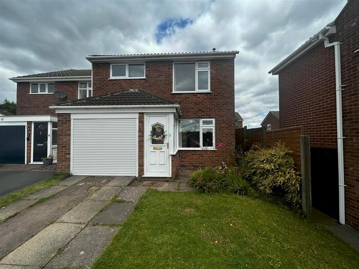 3 Bedroom Semi-Detached House To Rent In Rossall Drive, Ashby-De-La-Zouch, LE65