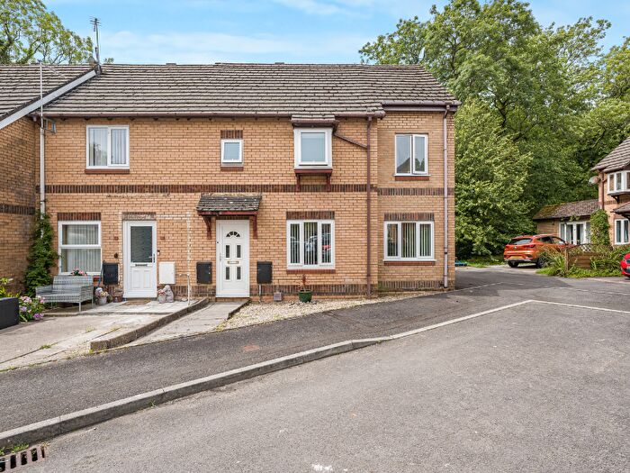 3 Bedroom End Of Terrace House For Sale In Clos-Y-Dyfrgi, Thornhill, Cardiff, CF14