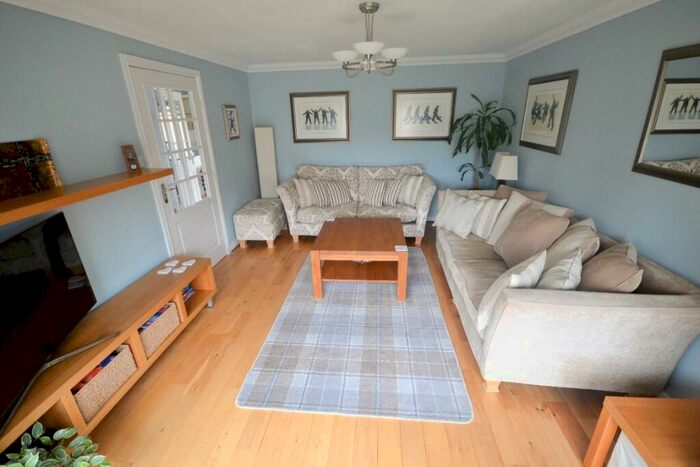 4 Bedroom Detached House For Sale In Greenfinch Avenue, G68