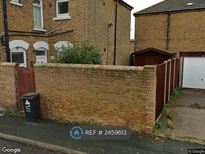 2 Bedroom Flat To Rent In Old Moorings, Birchington, CT7