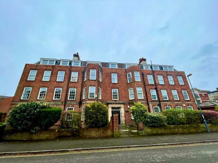 1 Bedroom Apartment To Rent In Stirling Court, Stirling Road, Edgbaston, B16