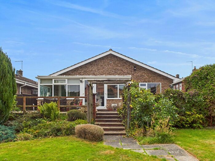 2 Bedroom Detached Bungalow For Sale In Avon Road, Gedling, Nottingham, NG4