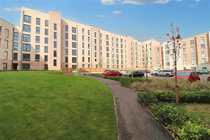 2 Bedroom Flat To Rent In Bedroom Property In Kilpatrick Grove, Edinburgh, EH6
