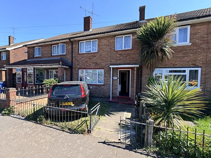 Terraced House For Sale In Montreal Road, Tilbury, RM18