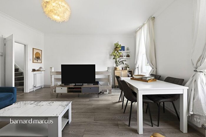 2 Bedroom Flat For Sale In Brigstock Road, Thornton Heath, CR7