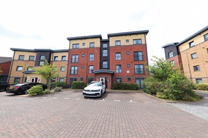 2 Bedroom Flat To Rent In Raven Close, Watford, WD18