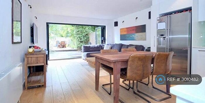 2 Bedroom Flat To Rent In Willesden Lane, London, NW2
