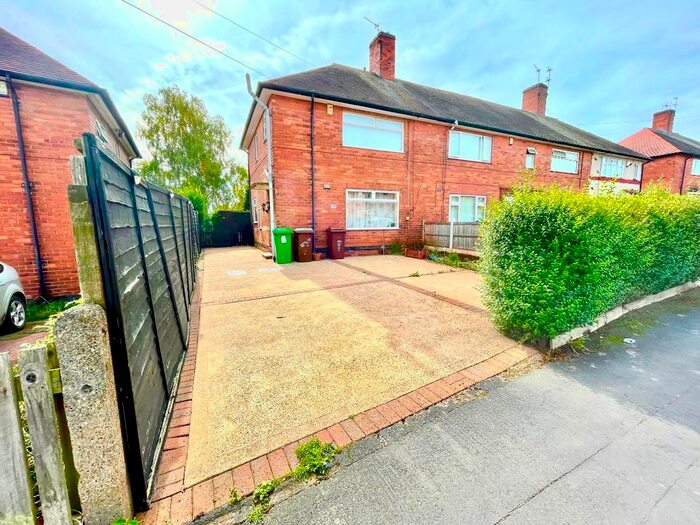 3 Bedroom Semi-Detached House To Rent In Woodfield Road, Nottingham, NG8