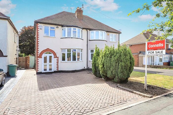3 Bedroom Semi-Detached House For Sale In Belton Avenue, Wednesfield, Wolverhampton, WV11