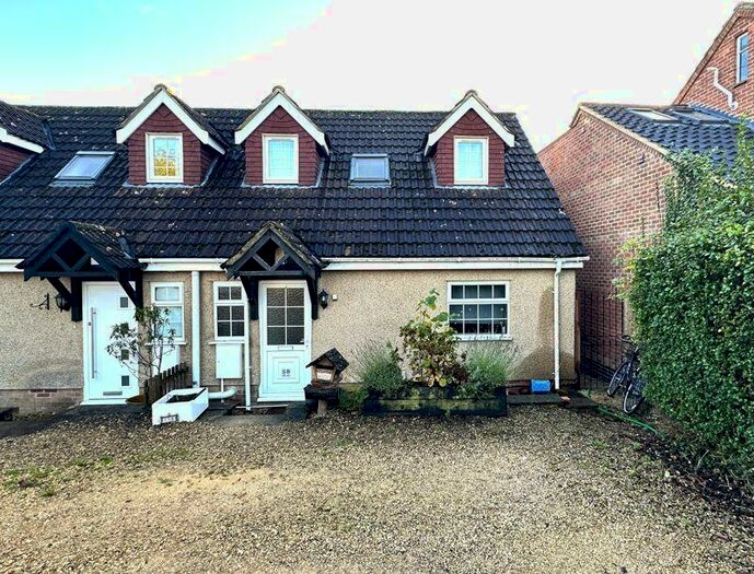 Semi-Detached House To Rent In St. Swithuns Road, Kennington, OX1