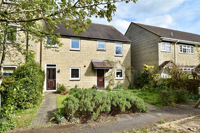 3 Bedroom Semi-Detached House For Sale In Hatchway, Kirtlington, OX5