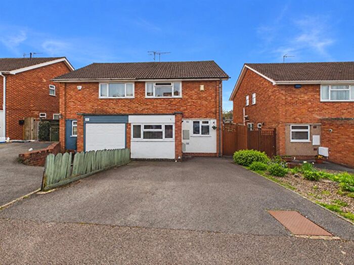 3 Bedroom Semi Detached House For Sale In Sandford Way, Tuffley, Gloucester, GL4