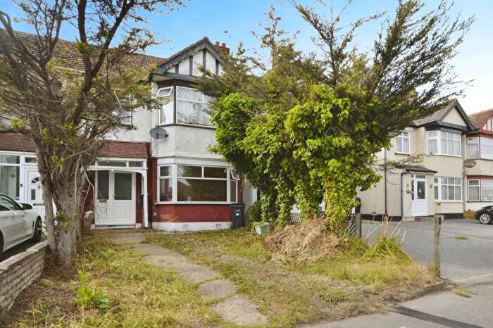 3 Bedroom House For Sale In Eastern Avenue, Ilford, IG2