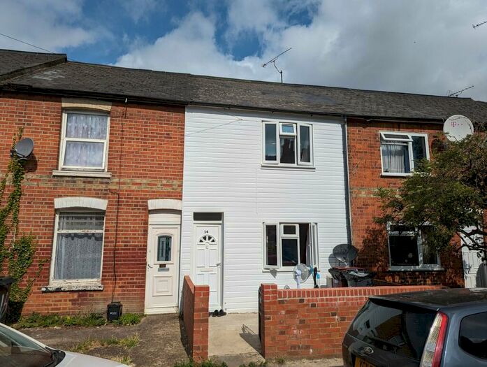 2 Bedroom Terraced House To Rent In Beecham Road, Reading, RG30