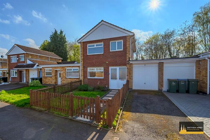 4 Bedroom Semi-Detached House To Rent In Shulmans Walk, Wyken, Coventry, CV2