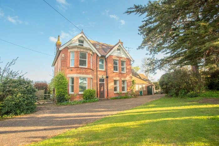 6 Bedroom Detached House For Sale In High Street, Burwash, East Sussex, TN19