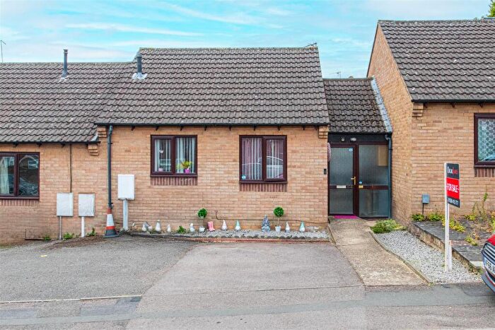 1 Bedroom Bungalow For Sale In Alfred Street, Kettering, NN16