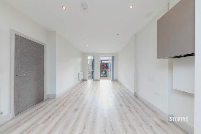 2 Bedroom Flat To Rent In Rayhouse Court, Barking, IG11