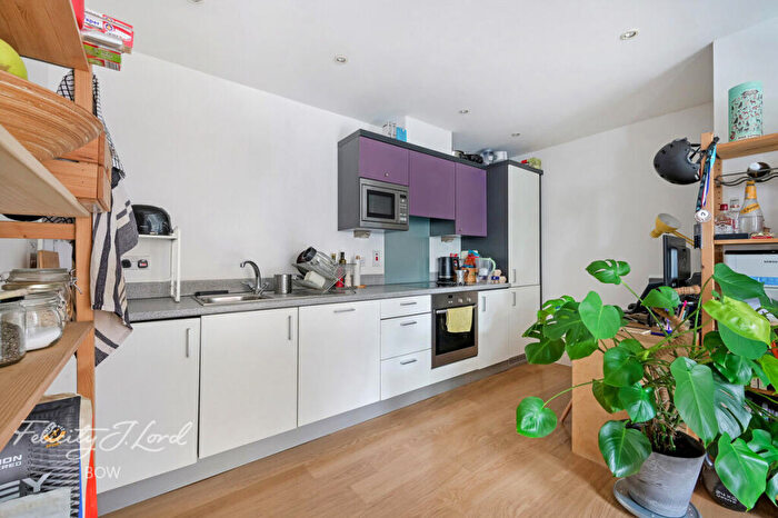 1 Bedroom Apartment For Sale In Salmon Lane, London, E14