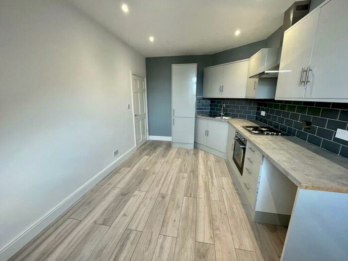 1 Bedroom Flat To Rent In Bristol Road, Selly Oak, B29