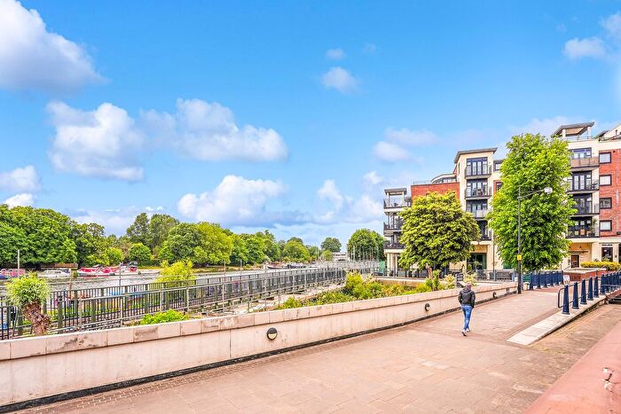 2 Bedroom Flat To Rent In Charter Quay, Kingston Upon Thames, KT1
