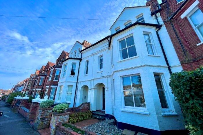2 Bedroom Flat To Rent In Vicarage Road, Cromer, NR27