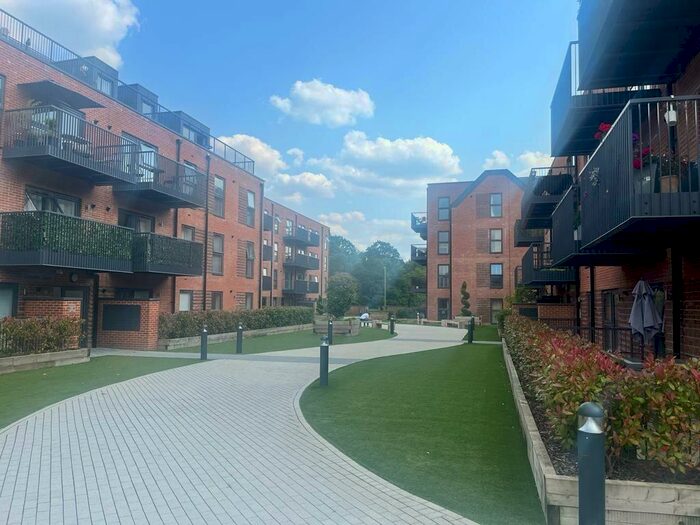 1 Bedroom Apartment To Rent In Beaulieu Place, Hook, RG27
