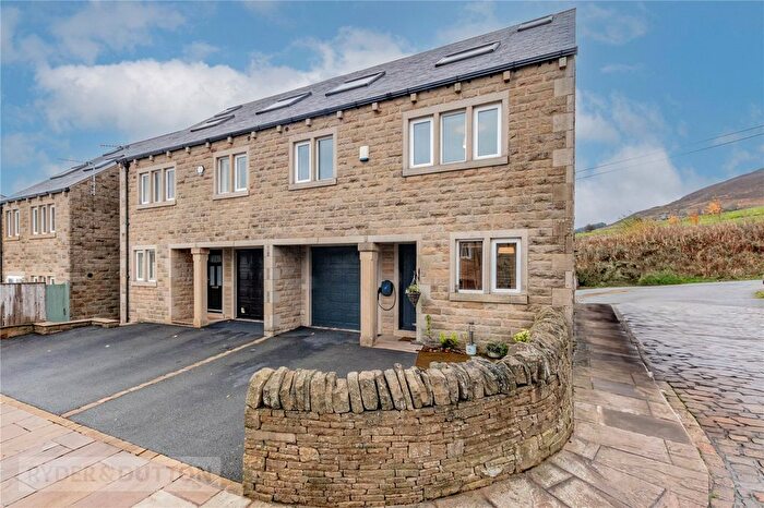 4 Bedroom Semi Detached House For Sale In Oak Dene Close, Greenfield, Saddleworth, OL3