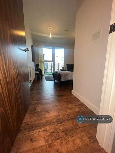 2 Bedroom Flat To Rent In Passerine Point, Enfield, EN3