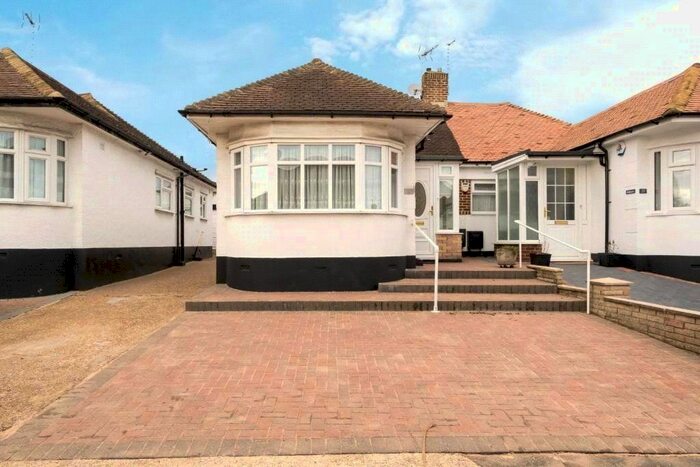 2 Bedroom Bungalow To Rent In Cavendish Avenue, Ruislip, HA4