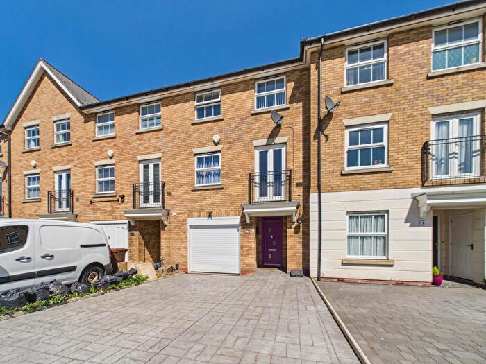 4 Bedroom Town House For Sale In Hotel Road, Gillingham, Medway, ME8
