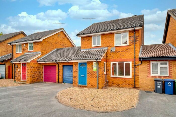 3 Bedroom Detached House To Rent In Lomax Drive, Brampton, PE28