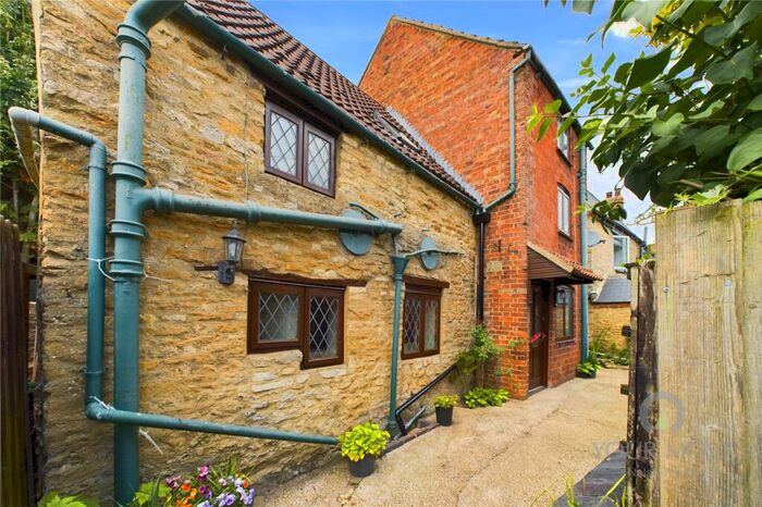 3 Bedroom Detached House For Sale In Queen Street, Geddington, Kettering, Northamptonshire, NN14